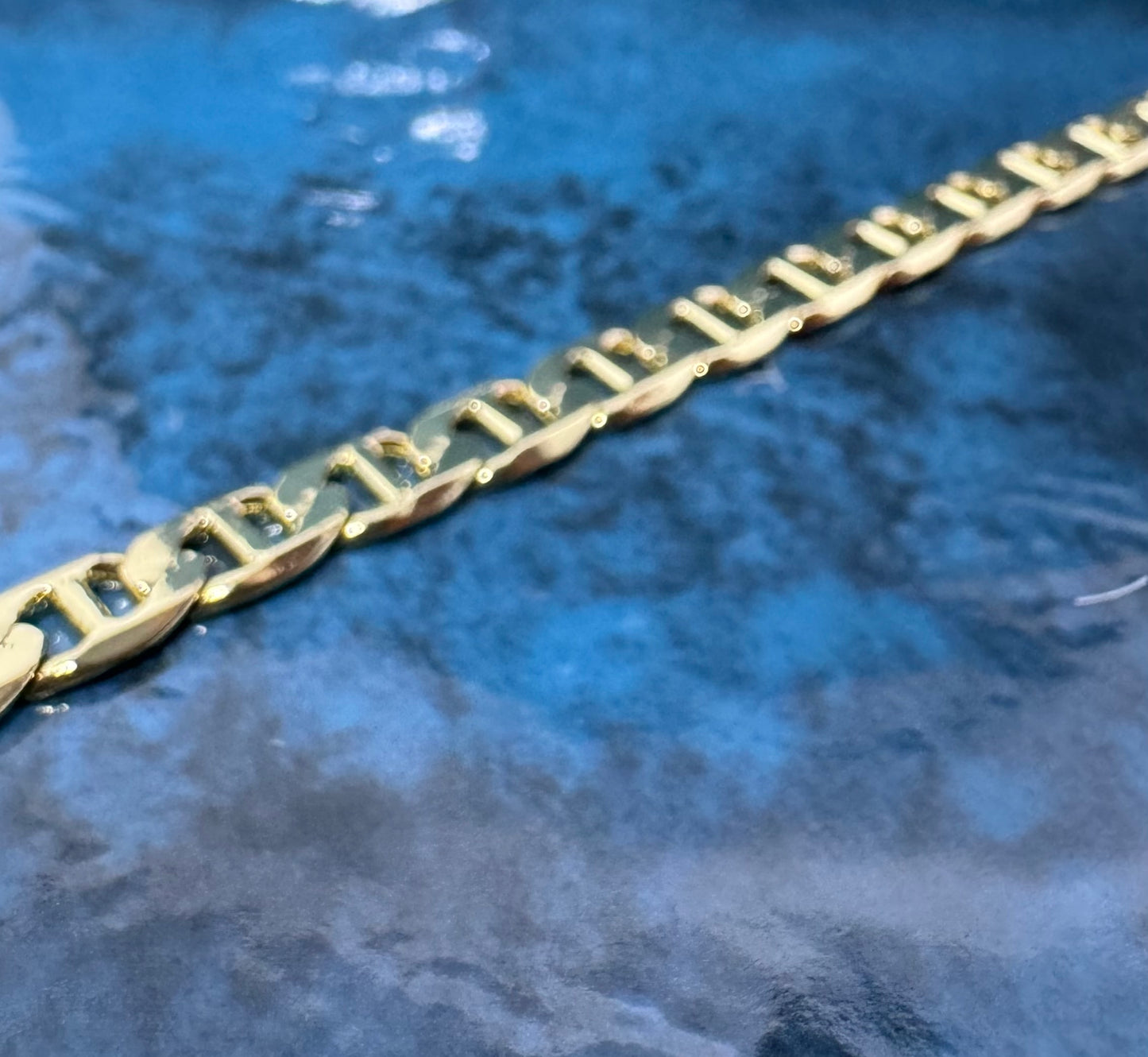 Gold Mariner Link Bracelet 8"