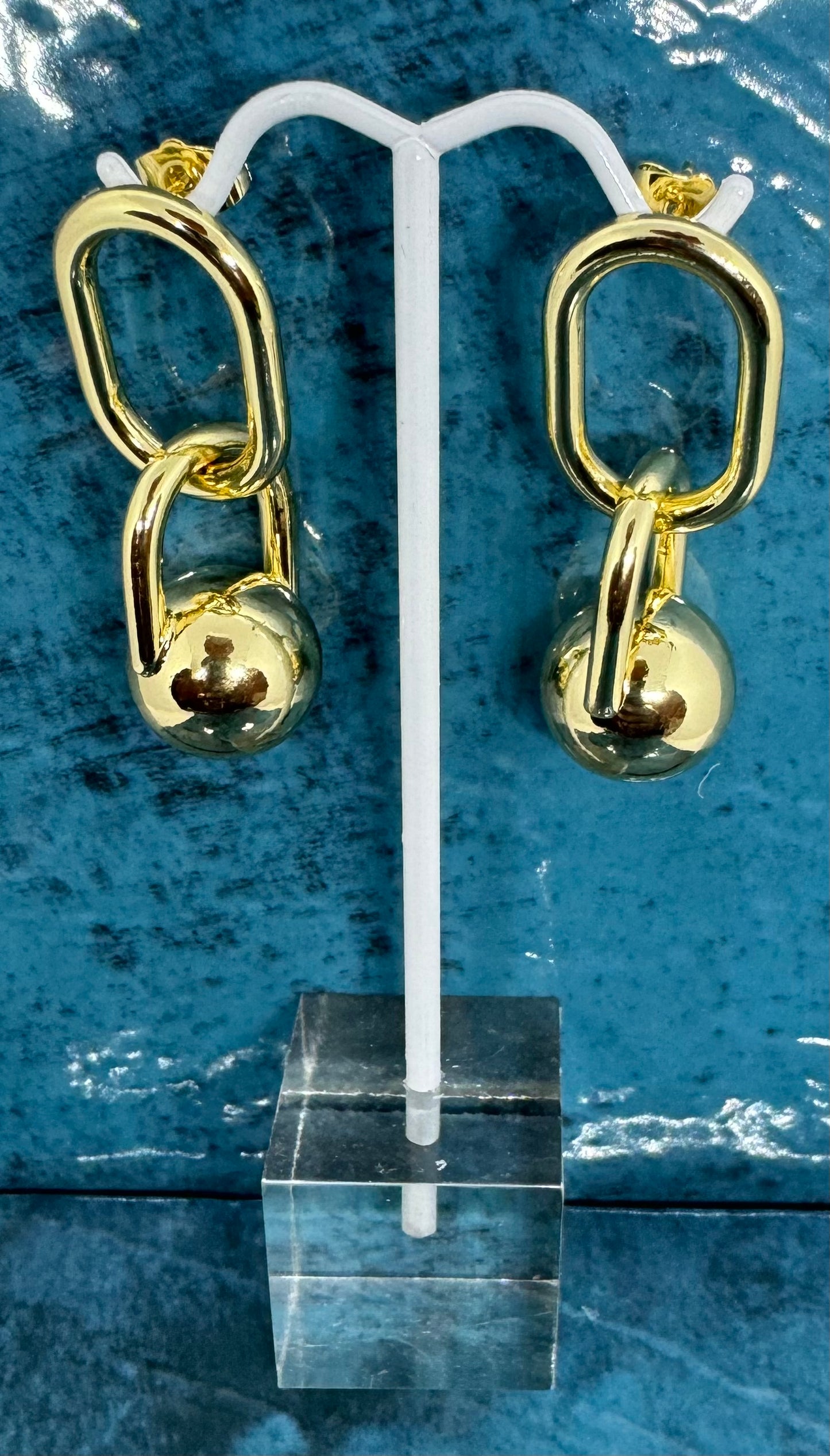 Gold Posey Long Earring