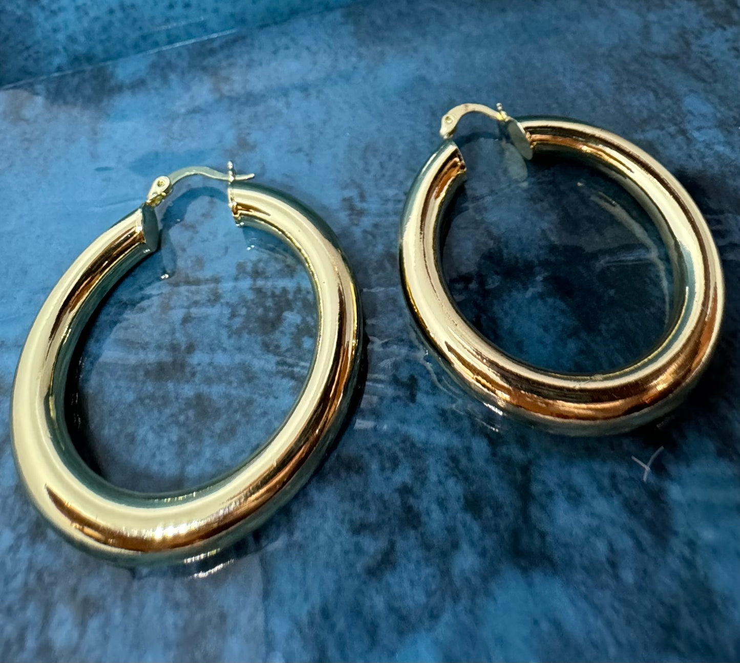 LaRu Medium Hoop Earring
