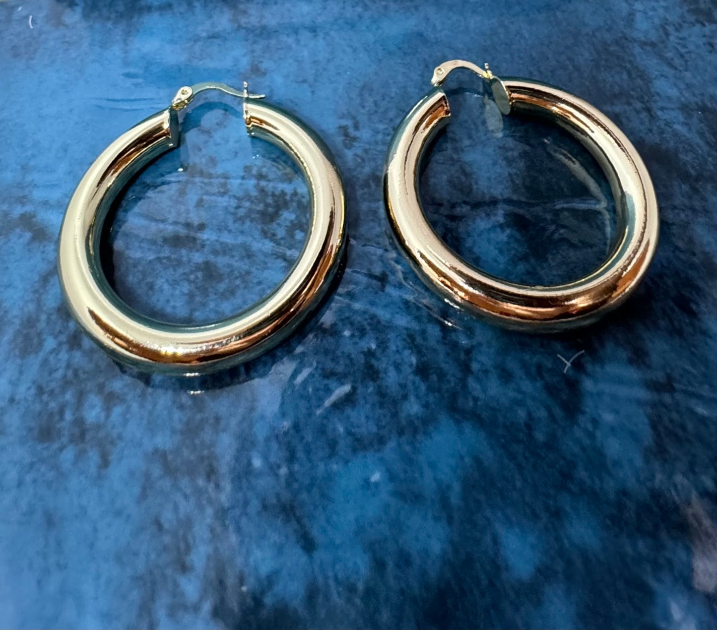 LaRu Medium Hoop Earring