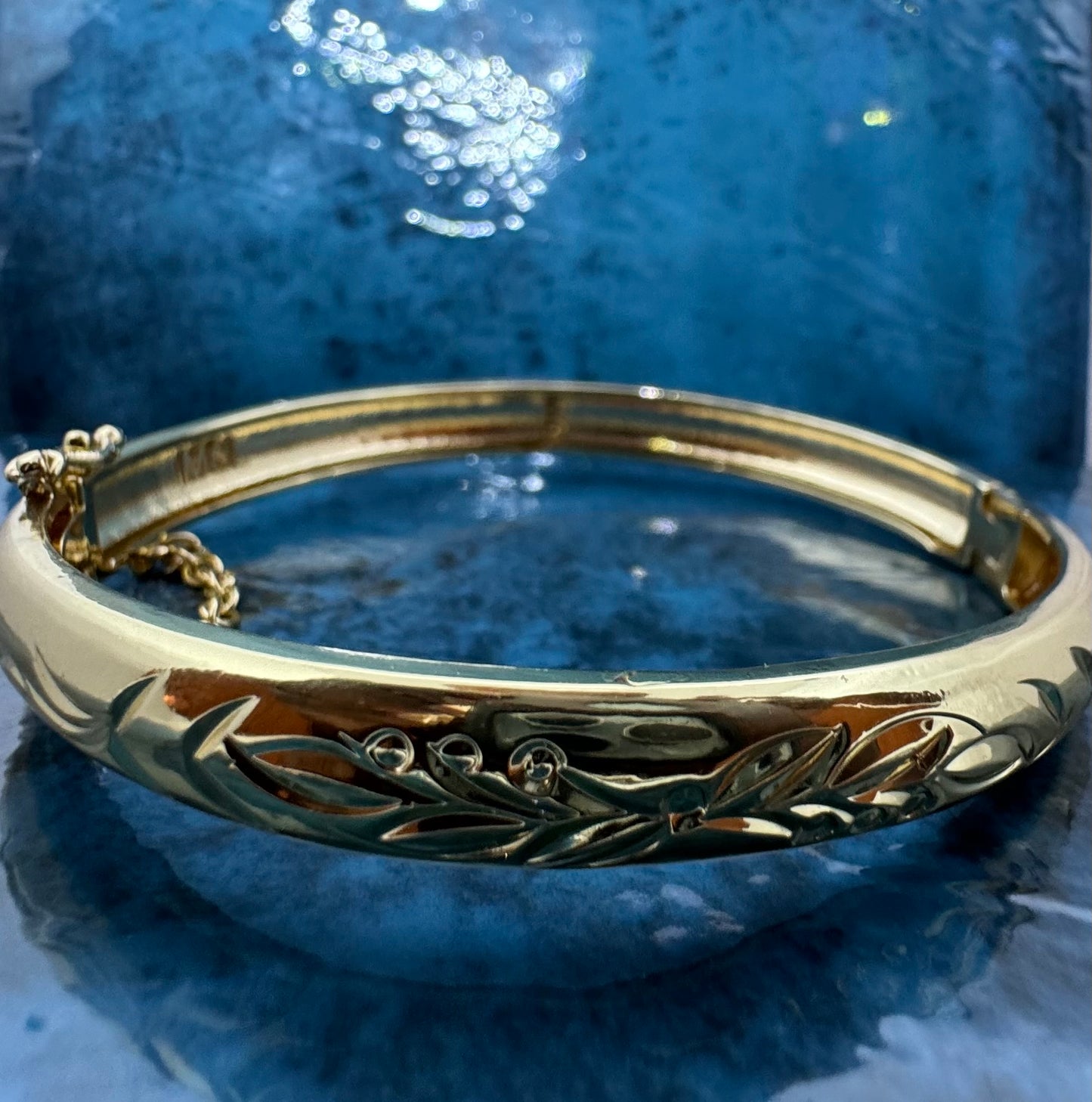 Gold Diamond Cut Bangle (Small)