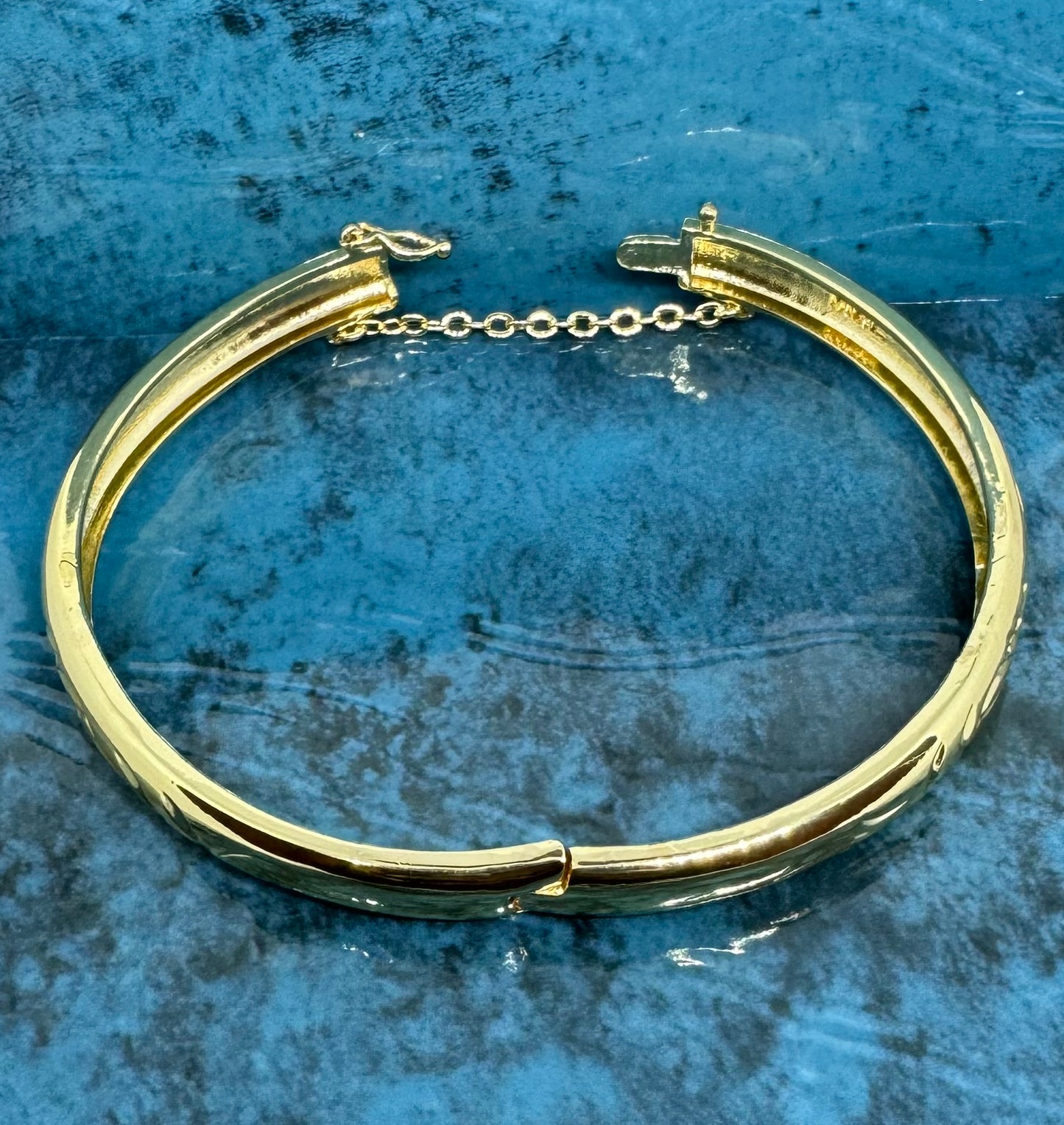 Gold Diamond Cut Bangle (Small)